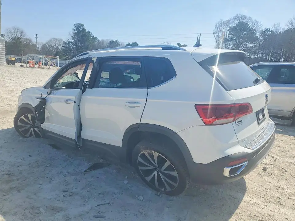 2024 VOLKSWAGEN TAOS SE  