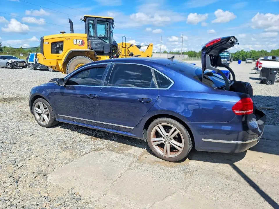 2015 VOLKSWAGEN PASSAT SE  