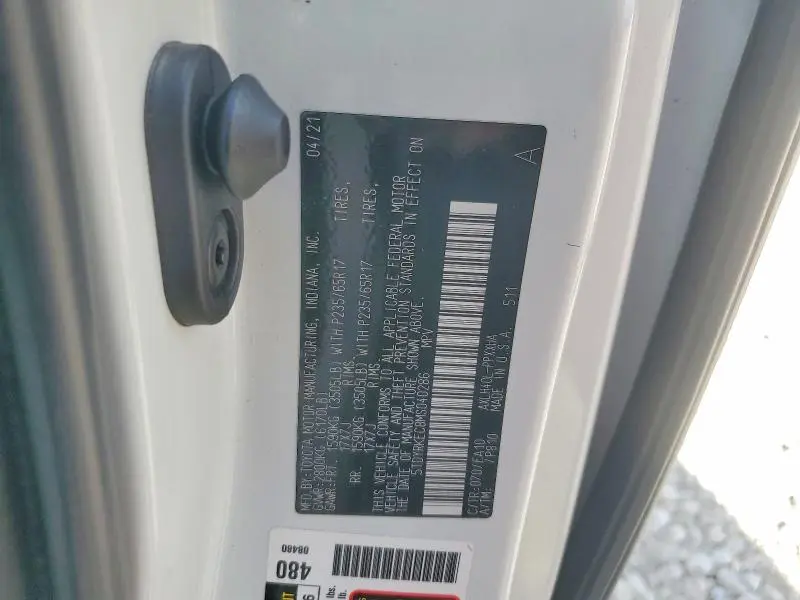 2021 TOYOTA SIENNA XLE  