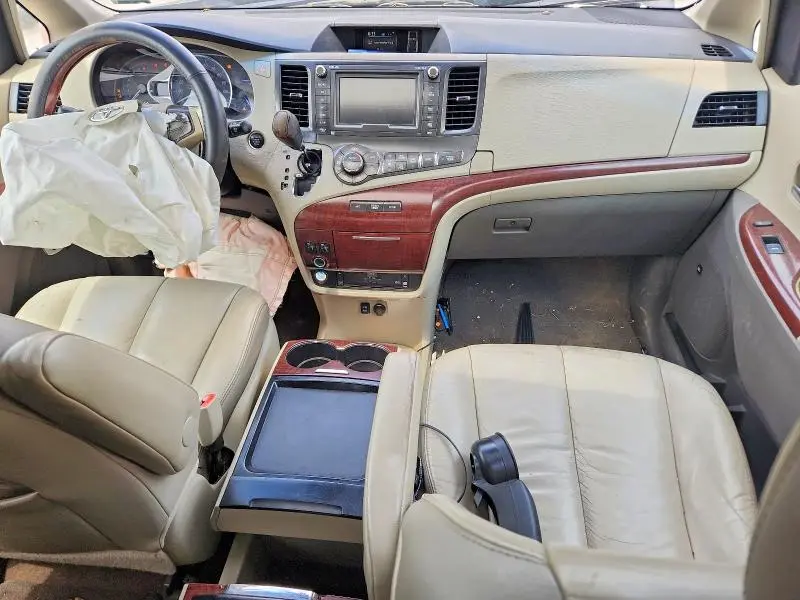 2011 TOYOTA SIENNA LIMITED 7-PASSENGER  