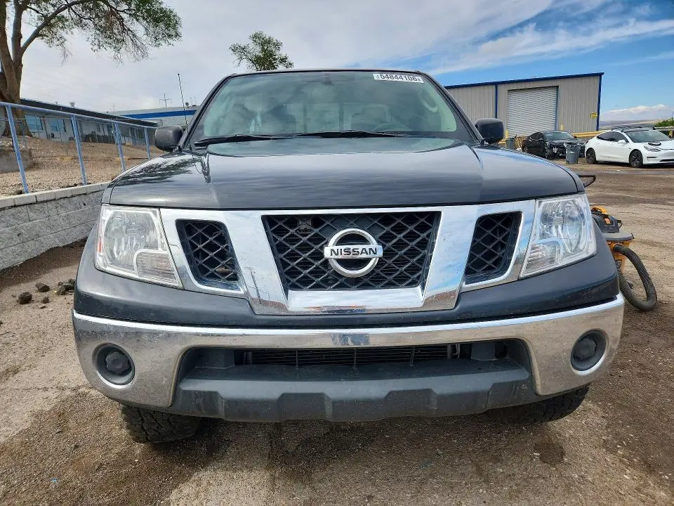 2011 NISSAN FRONTIER SV V6  