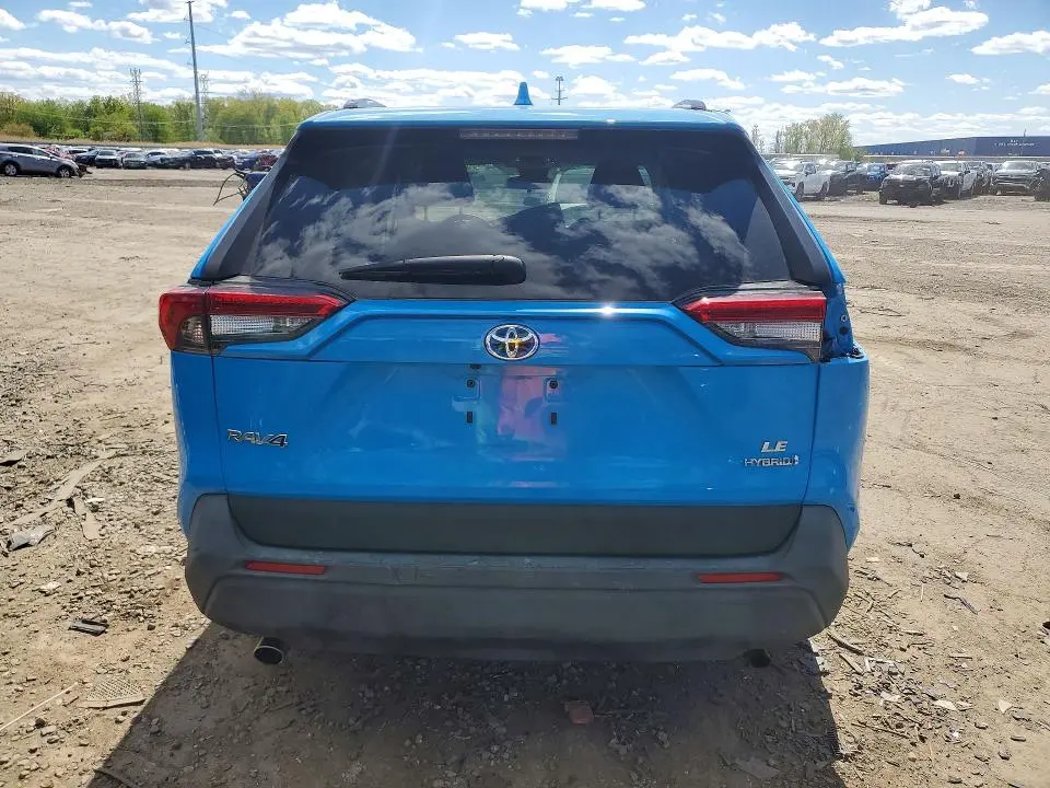 2021 TOYOTA RAV4 LE  