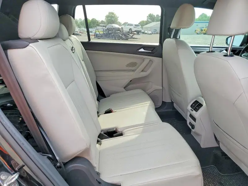 2022 VOLKSWAGEN TIGUAN SE R-LINE BLACK  
