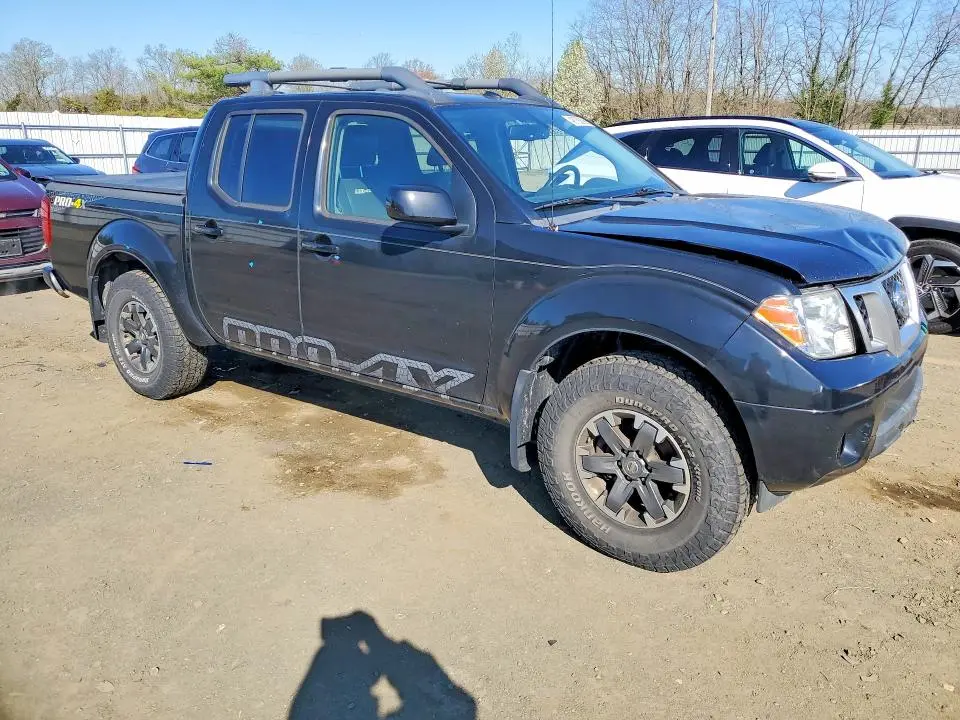 2017 NISSAN FRONTIER PRO-4X  