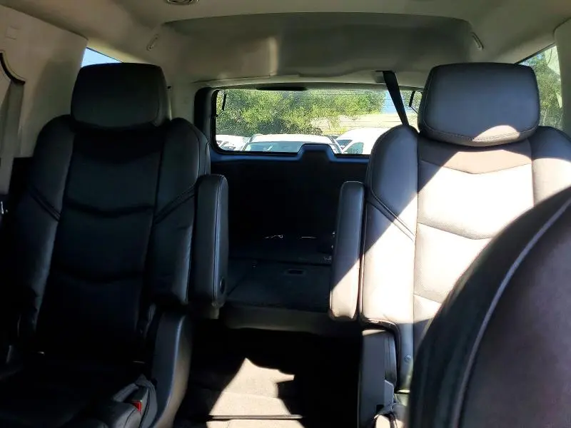 2016 CADILLAC ESCALADE LUXURY  