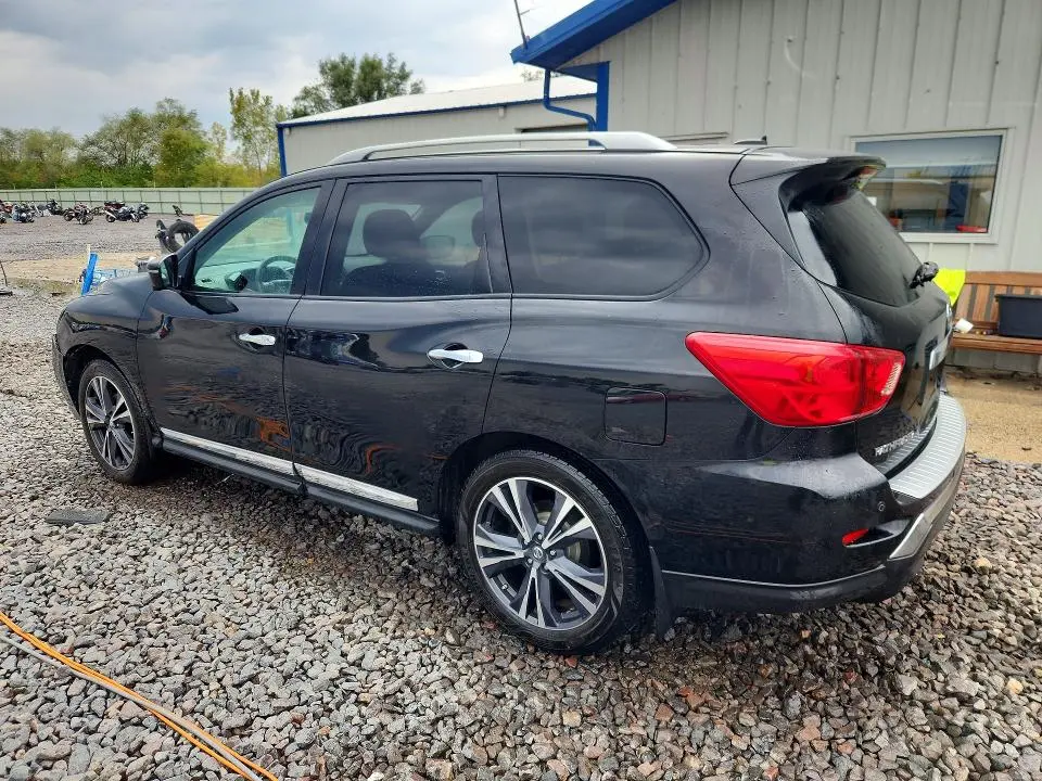 2017 NISSAN PATHFINDER PLATINUM  