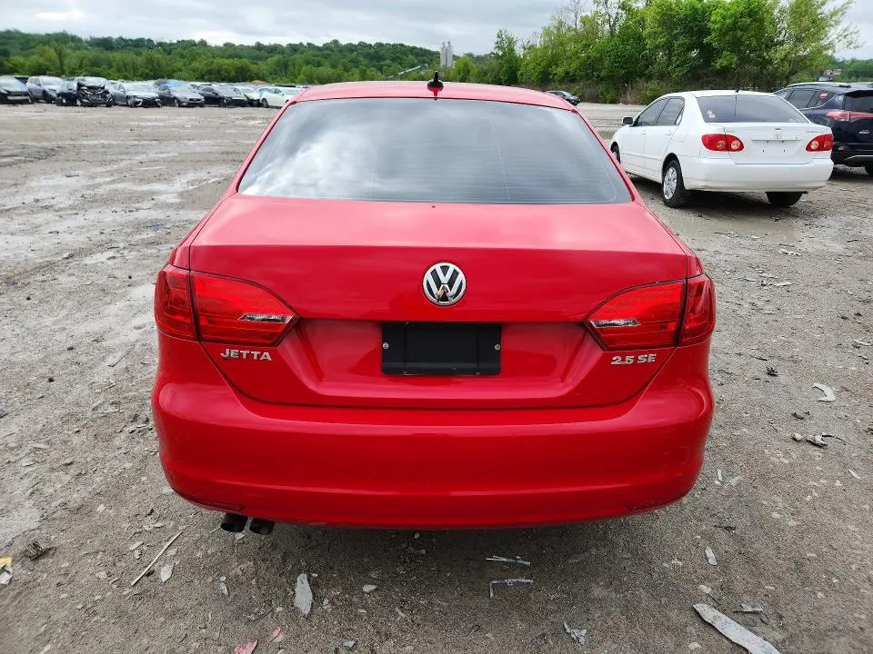 2013 VOLKSWAGEN JETTA SE  
