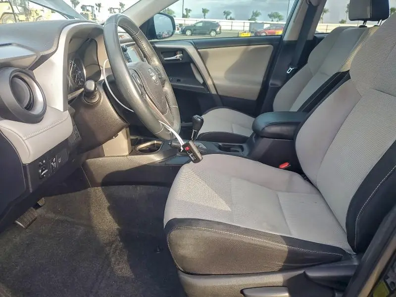 2017 TOYOTA RAV4 XLE  