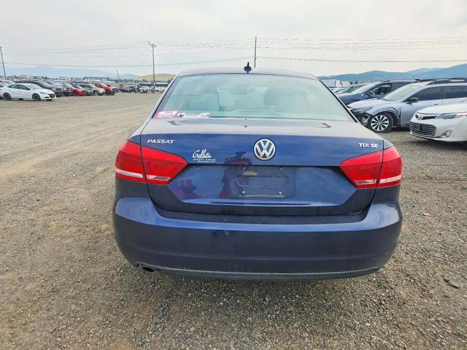 2013 VOLKSWAGEN PASSAT SE  