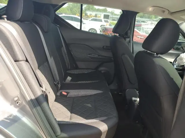 2020 NISSAN KICKS S  