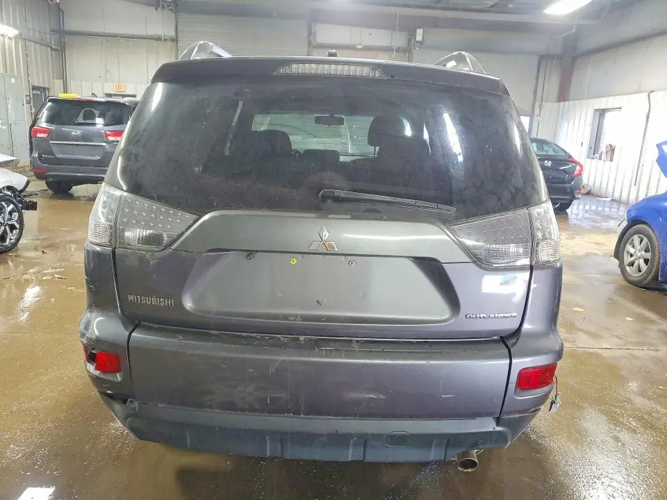 2010 MITSUBISHI OUTLANDER ES  