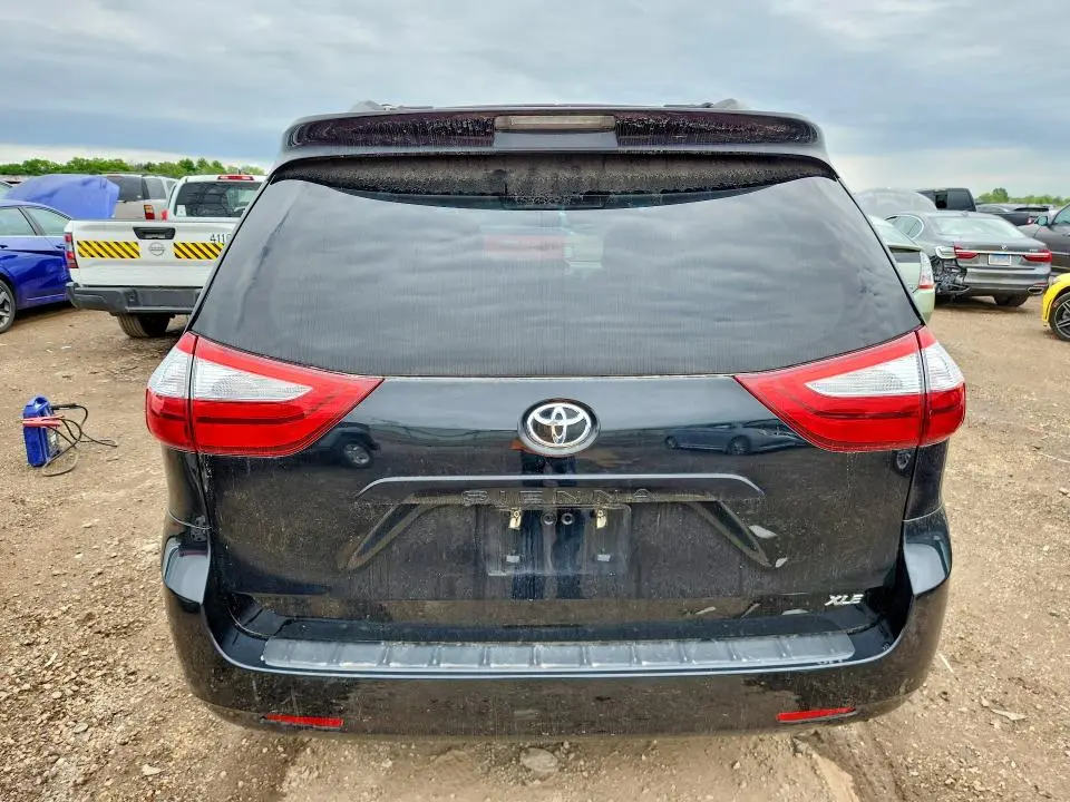 2017 TOYOTA SIENNA XLE 8-PASSENGER  
