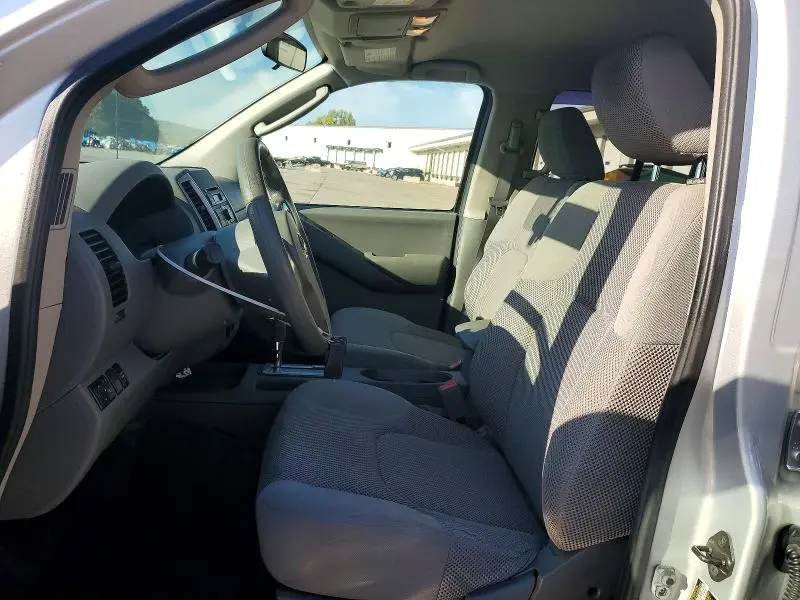 2010 NISSAN FRONTIER SE V6  