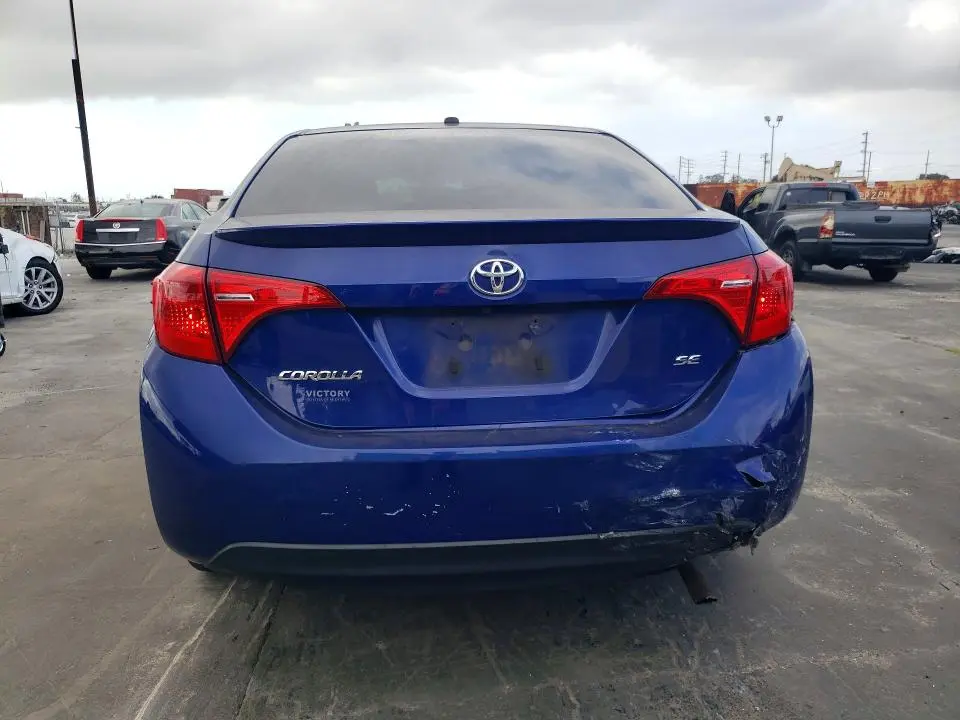 2017 TOYOTA COROLLA SE  