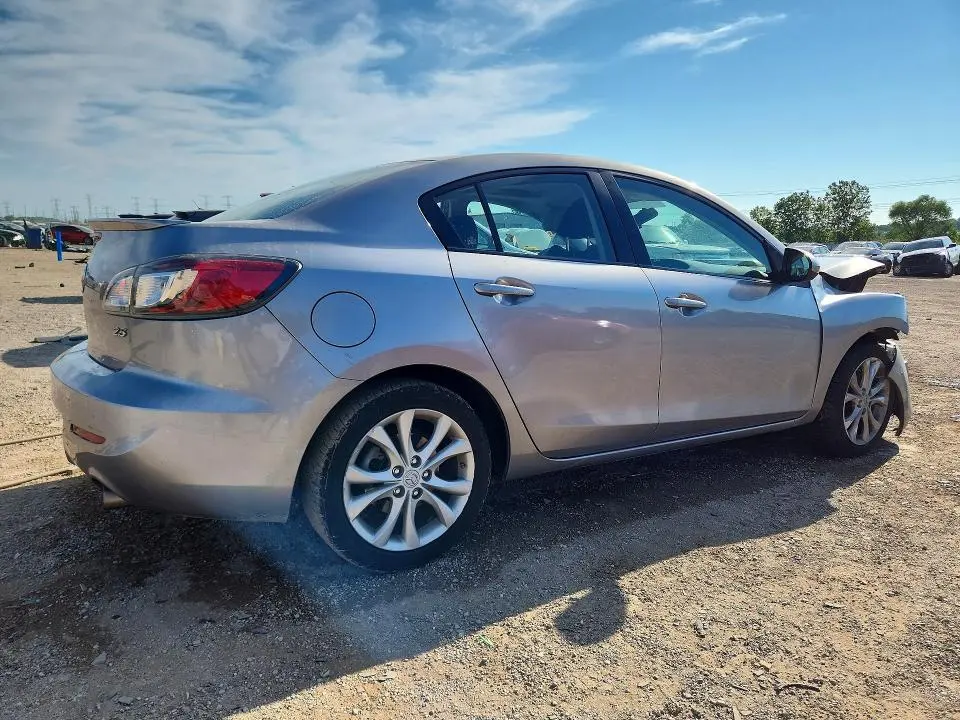 2011 MAZDA 3 S  