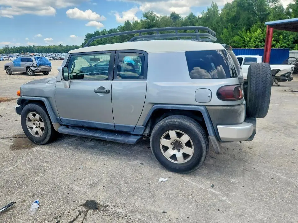 2010 TOYOTA FJ CRUISER BASE  
