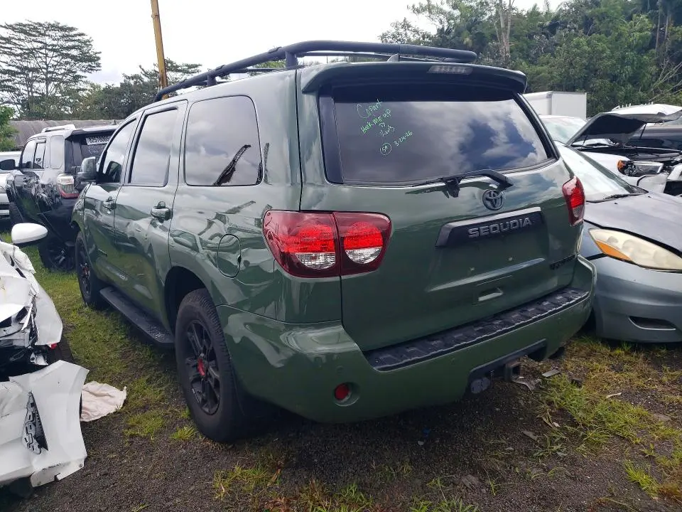 2020 TOYOTA SEQUOIA SR5  