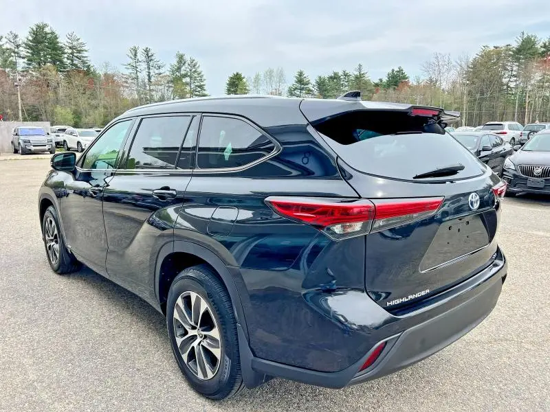2021 TOYOTA HIGHLANDER HYBRID XLE  