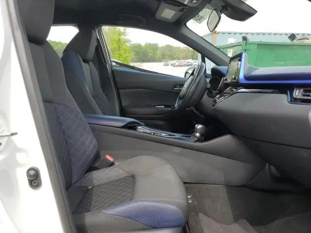 2021 TOYOTA C-HR XLE