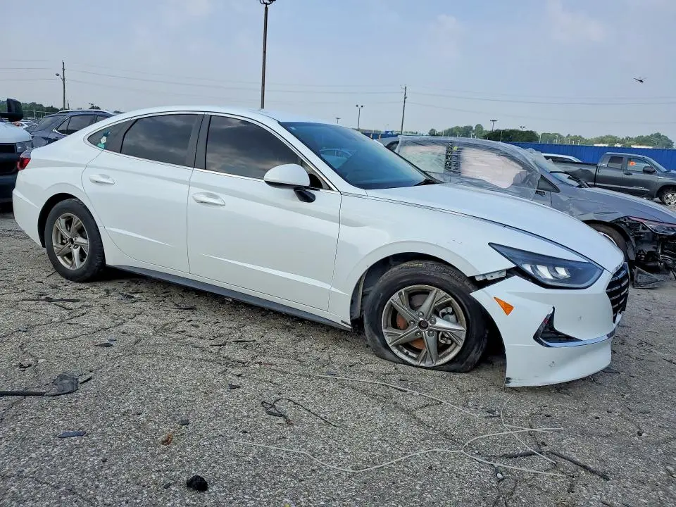 2021 HYUNDAI SONATA SE  