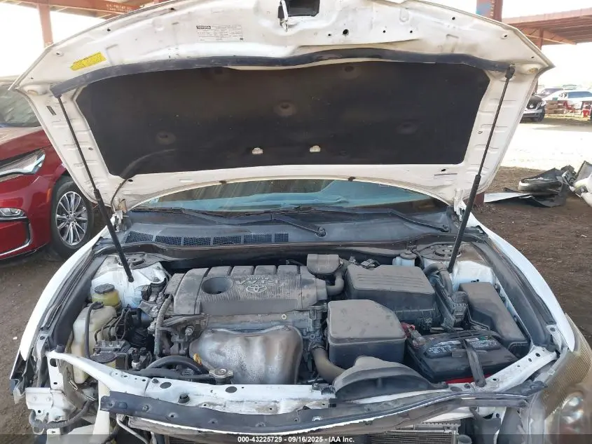 2010 TOYOTA CAMRY SE