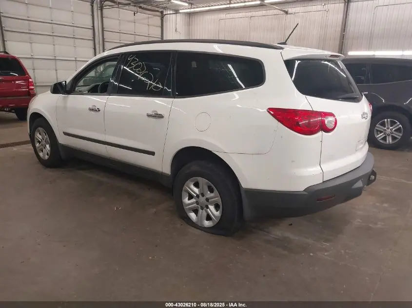 2011 CHEVROLET TRAVERSE LS