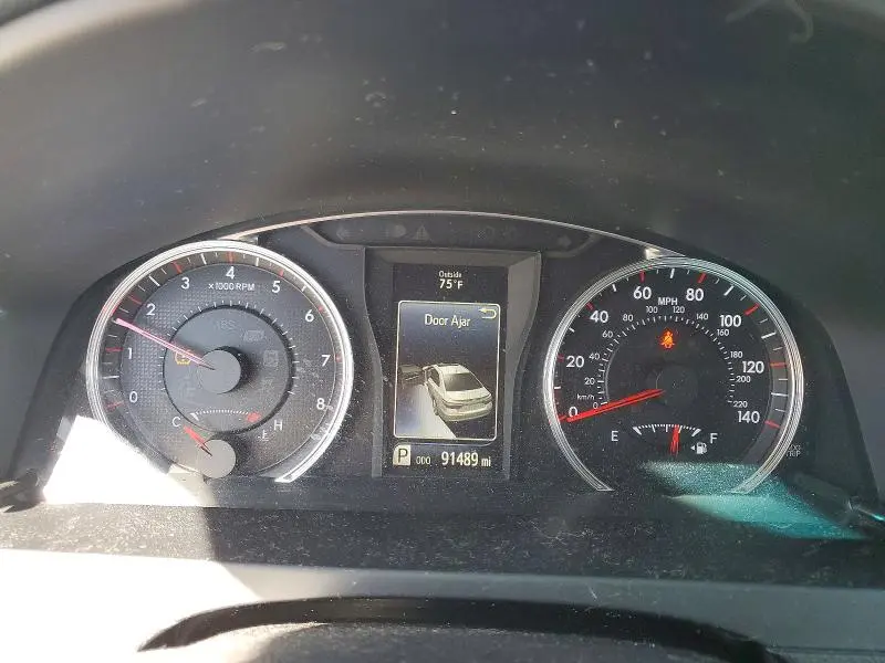 2016 TOYOTA CAMRY SE  