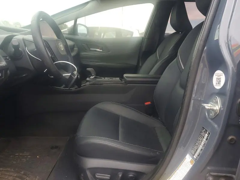2024 TOYOTA PRIUS LE  