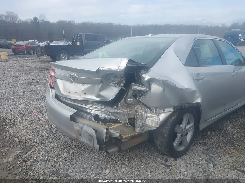 2013 TOYOTA CAMRY SE