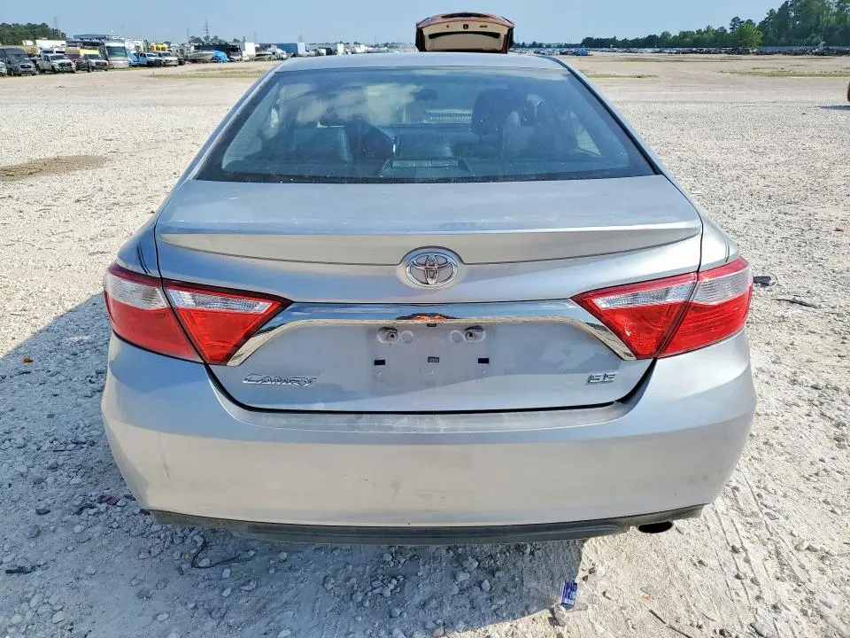2017 TOYOTA CAMRY SE  