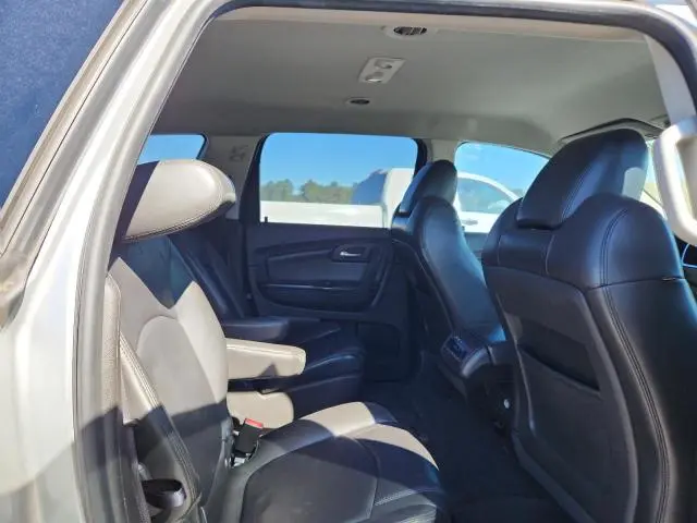 2012 CHEVROLET TRAVERSE LT  