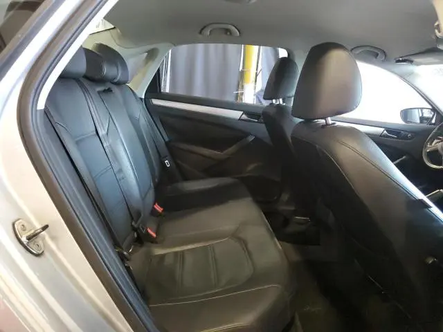 2012 VOLKSWAGEN PASSAT SE  