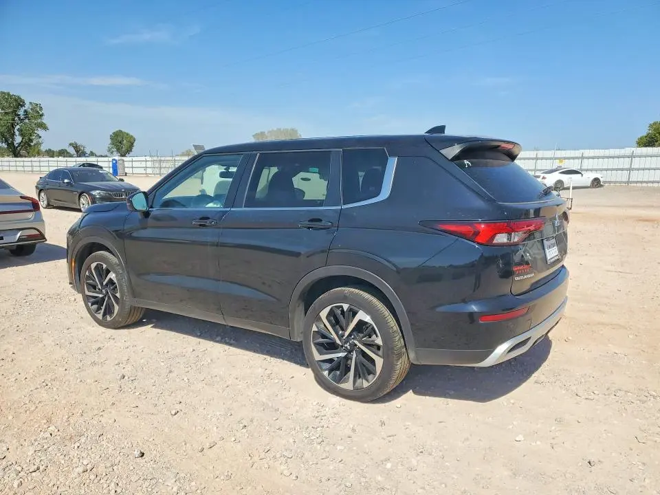 2024 MITSUBISHI OUTLANDER SE  