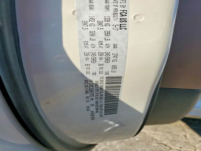 2017 CHRYSLER PACIFICA LIMITED  