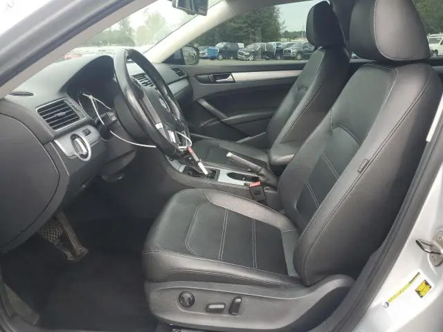 2013 VOLKSWAGEN PASSAT SE