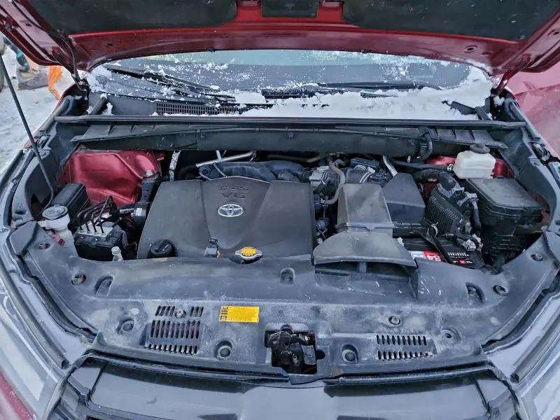 2017 TOYOTA HIGHLANDER SE  