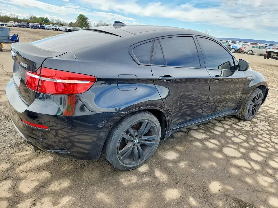 2013 BMW X6 M  