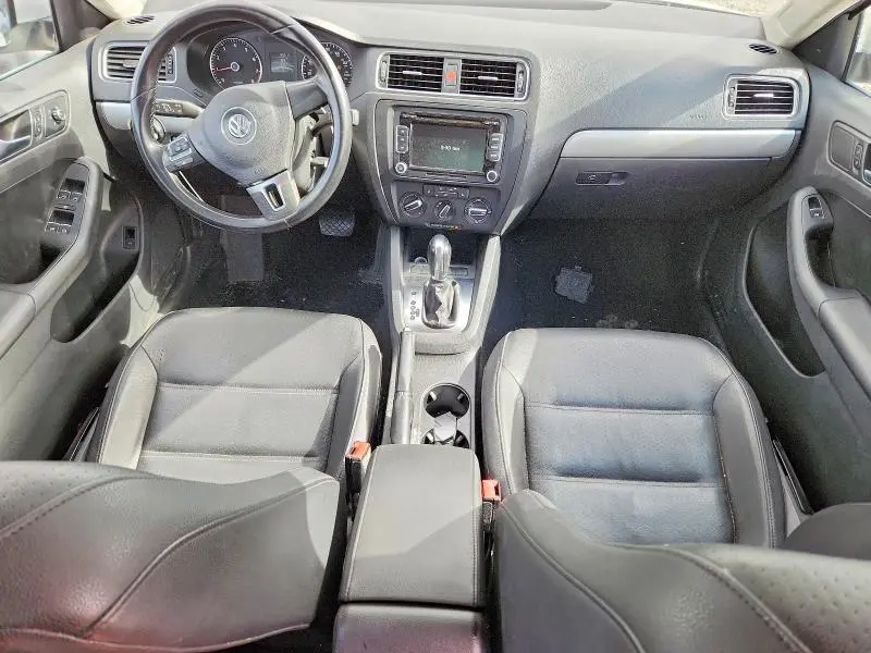 2013 VOLKSWAGEN JETTA SE  