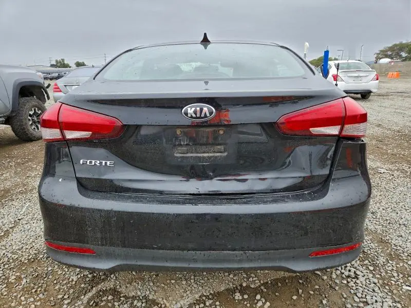 2017 KIA FORTE LX  