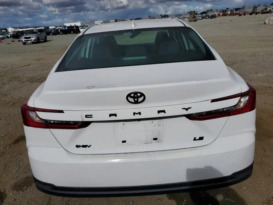 2025 TOYOTA CAMRY LE  