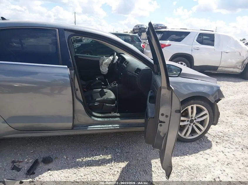 2013 VOLKSWAGEN JETTA 2.0L TDI