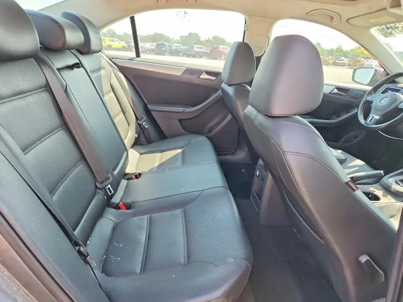 2013 VOLKSWAGEN JETTA SE  