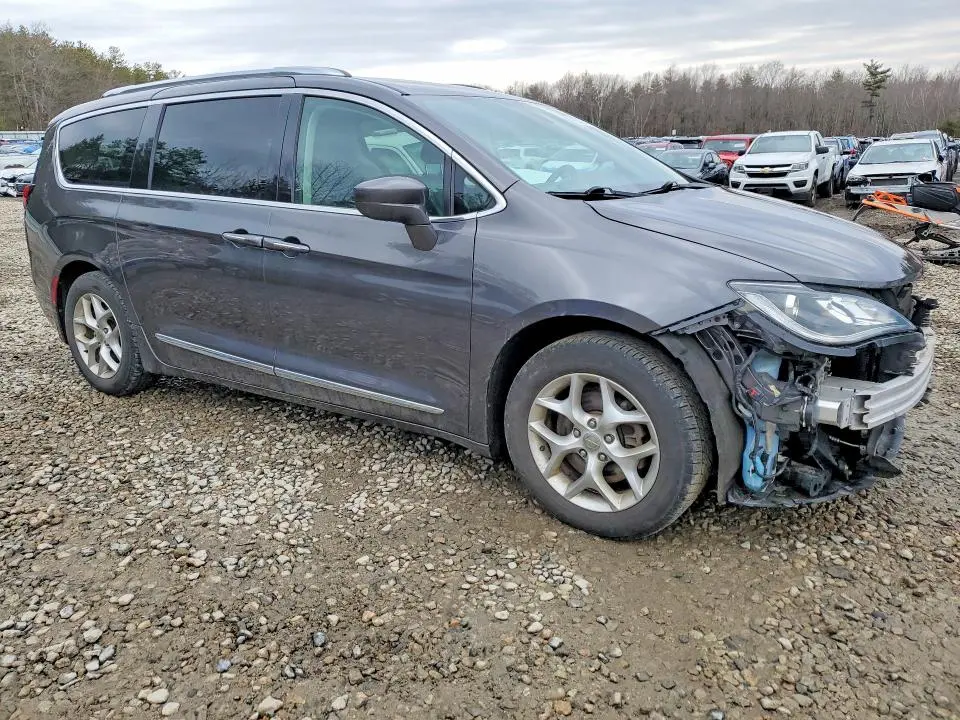 2019 CHRYSLER PACIFICA   