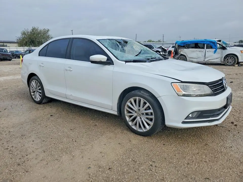 2015 VOLKSWAGEN JETTA SE  