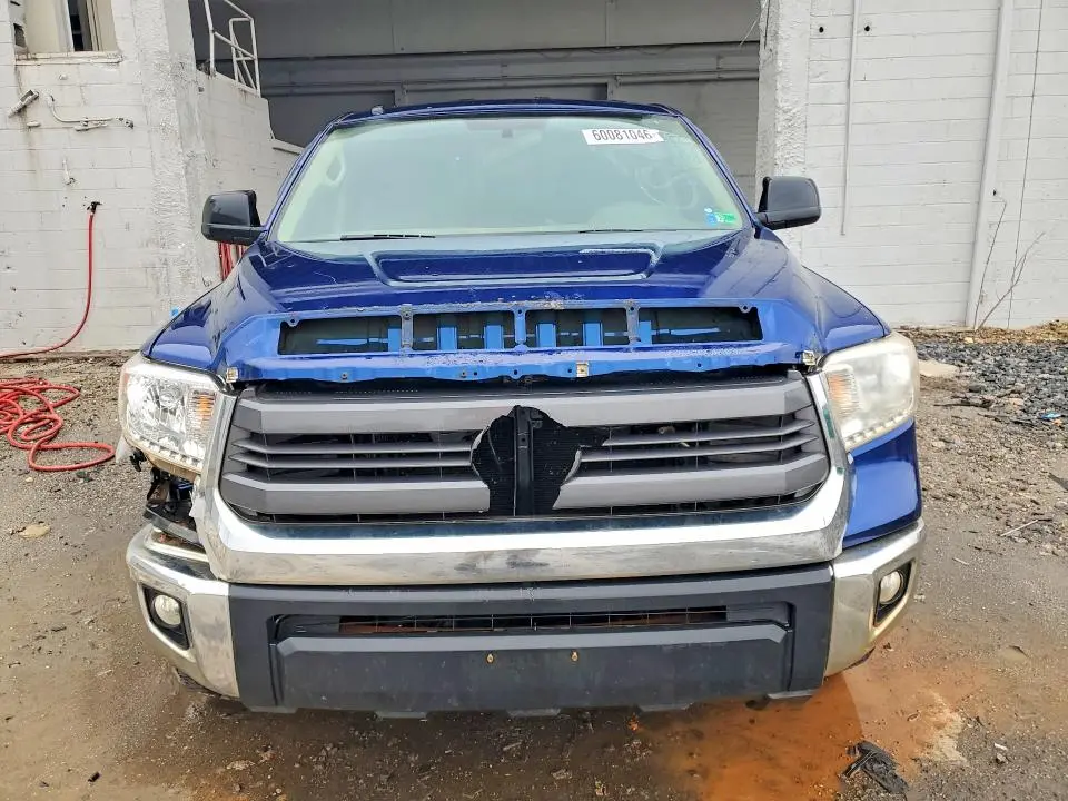 2015 TOYOTA TUNDRA SR5  