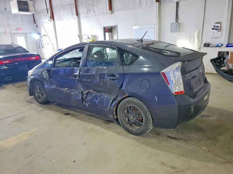 2010 TOYOTA PRIUS III  
