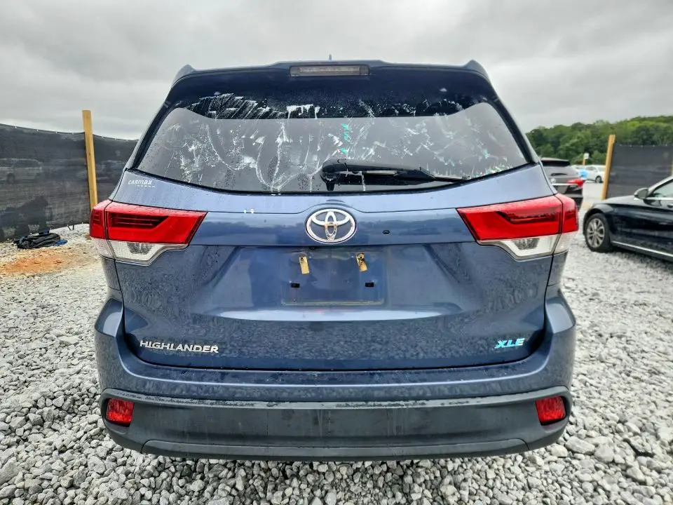 2019 TOYOTA HIGHLANDER XLE  