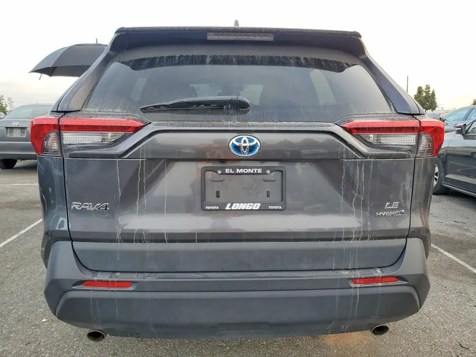 2020 TOYOTA RAV4 LE  