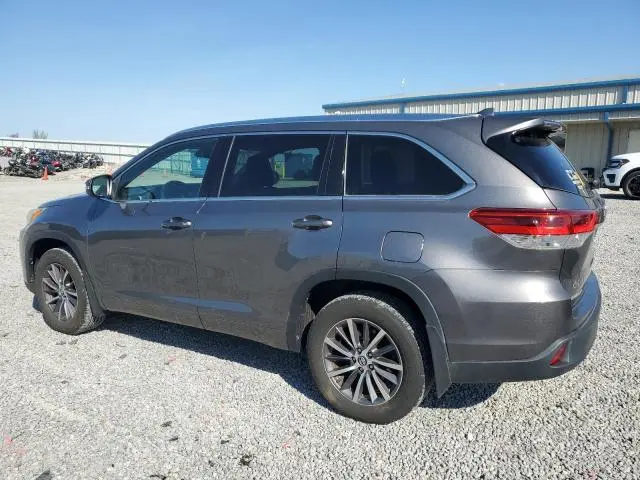 2017 TOYOTA HIGHLANDER SE  