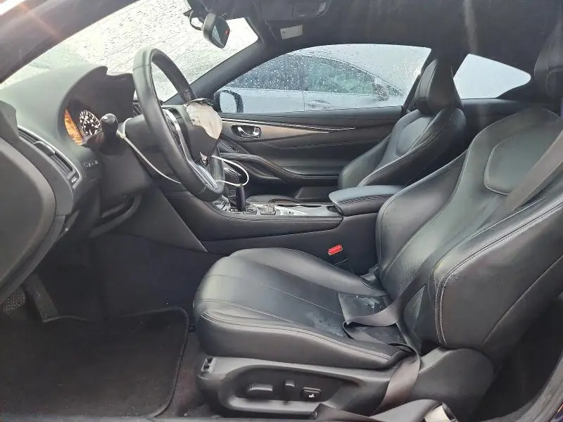 2021 INFINITI Q60 LUXE  
